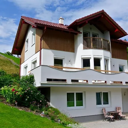 Διαμέρισμα Heidi *